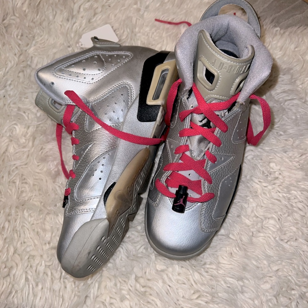Jordan 6 retro Valentines